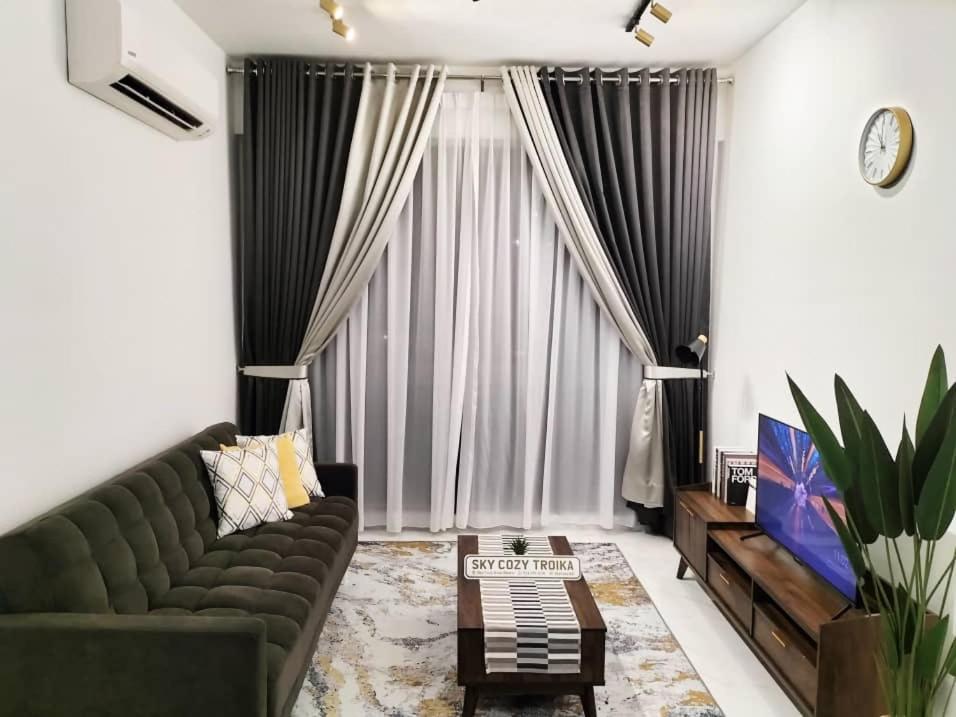 Sky Cozy Troika Residence, 1 Bedroom 4-6 Pax, 2 Bedrooms 6-8 Pax, Pool Vew, Sky & City View, Free Parking, Pool, Unlimited Wifi & Netflix Кота-Бару Екстер'єр фото