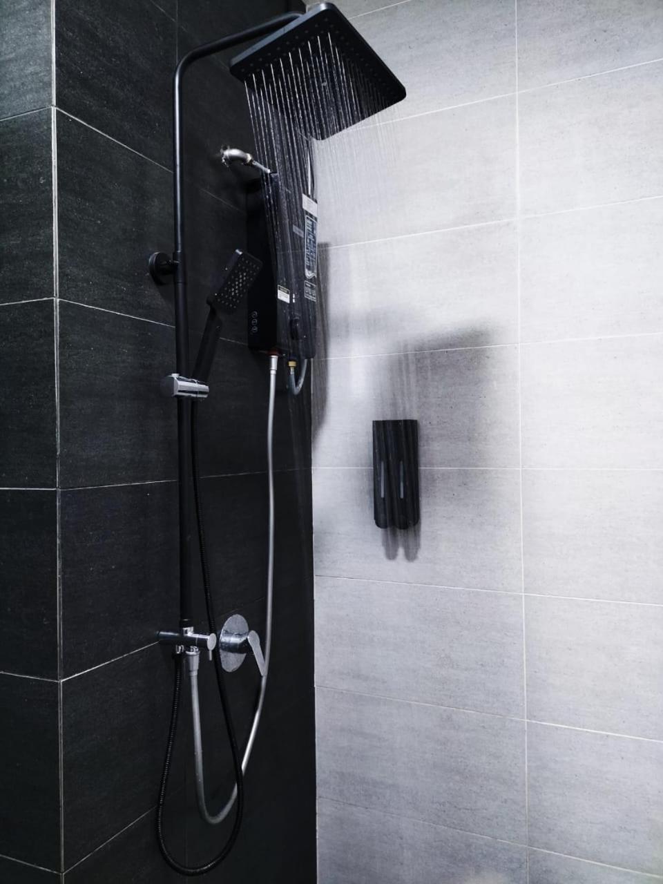 Sky Cozy Troika Residence, 1 Bedroom 4-6 Pax, 2 Bedrooms 6-8 Pax, Pool Vew, Sky & City View, Free Parking, Pool, Unlimited Wifi & Netflix Кота-Бару Екстер'єр фото